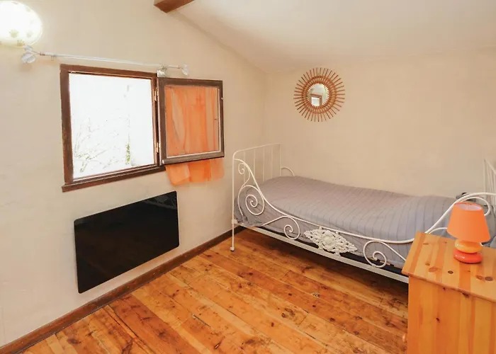 3 Bedroom Gorgeous In Σπίτι διακοπών Barjac (Gard)
