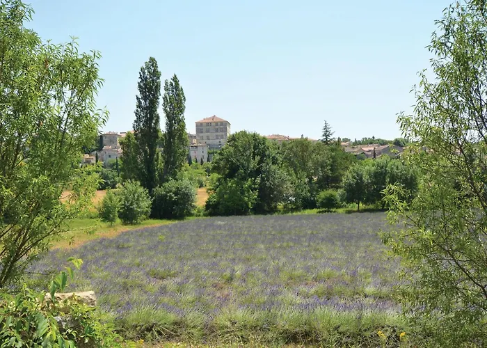 3 Bedroom Gorgeous In Barjac (Gard)