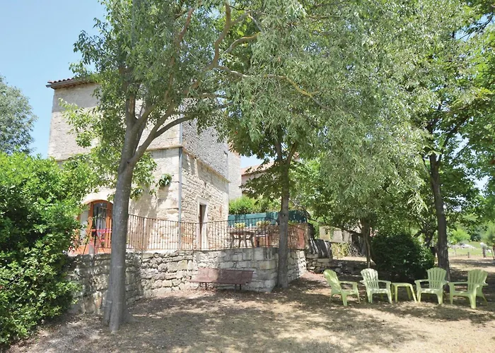 3 Bedroom Gorgeous In * Barjac (Gard)