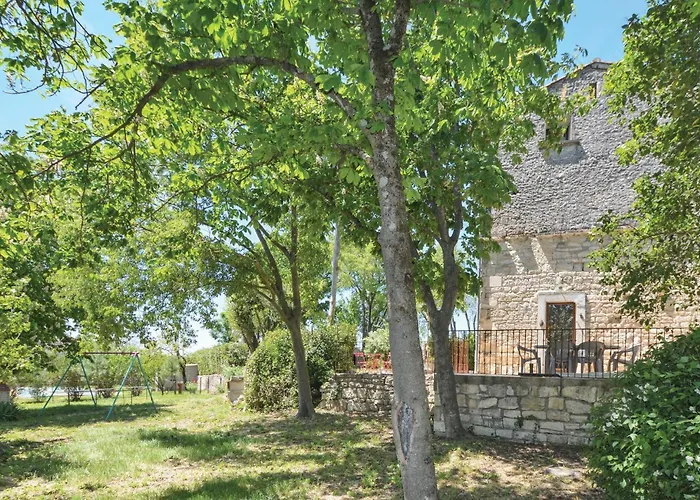 3 Bedroom Gorgeous In * Barjac (Gard)